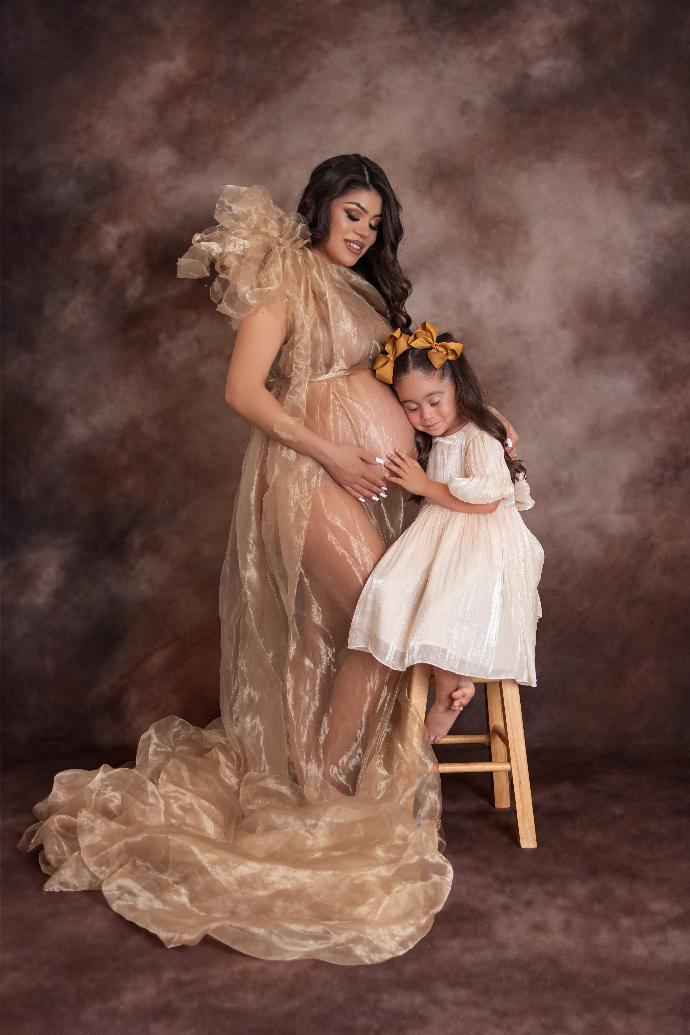 Maternity portrait with child
